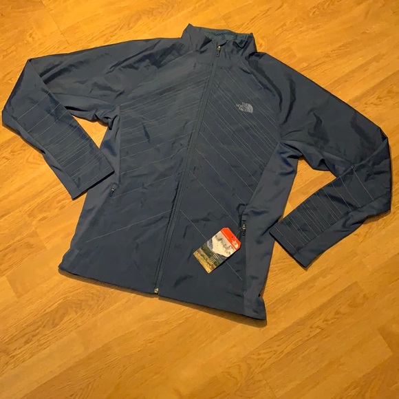 NWT The North Face Isotherm Jacket